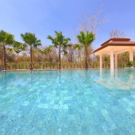 Isan Golf & Adventure Hotel Udon Thani Exteriör bild