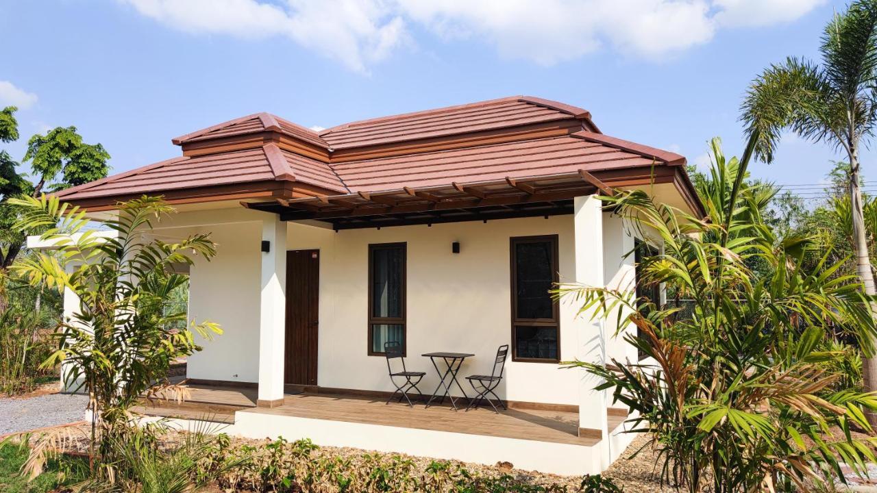 Isan Golf & Adventure Hotel Udon Thani Exteriör bild