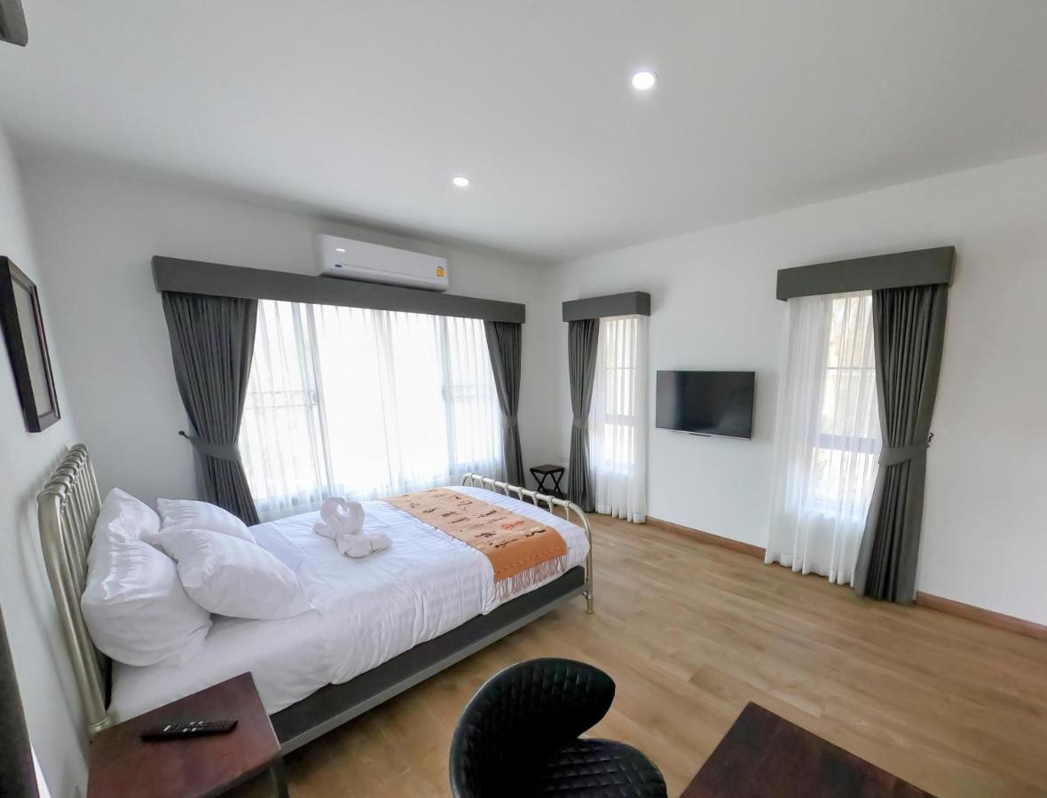 Isan Golf & Adventure Hotel Udon Thani Exteriör bild