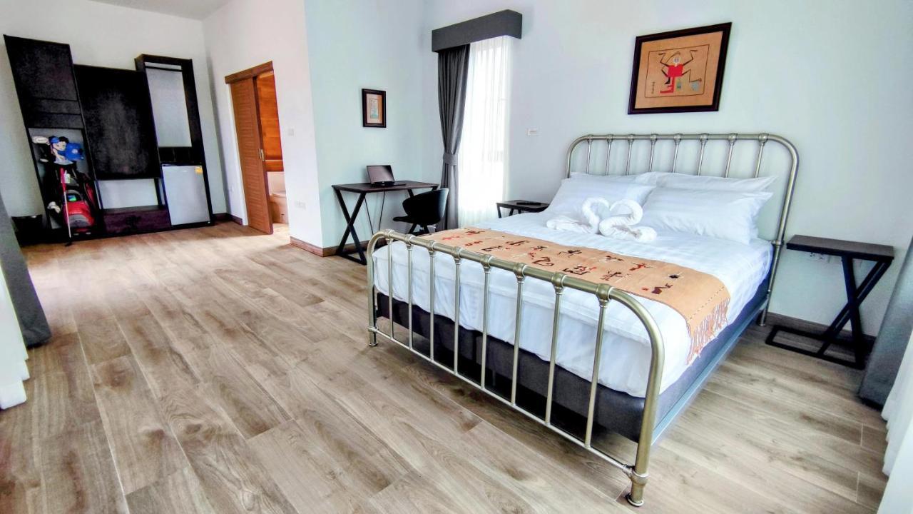 Isan Golf & Adventure Hotel Udon Thani Exteriör bild