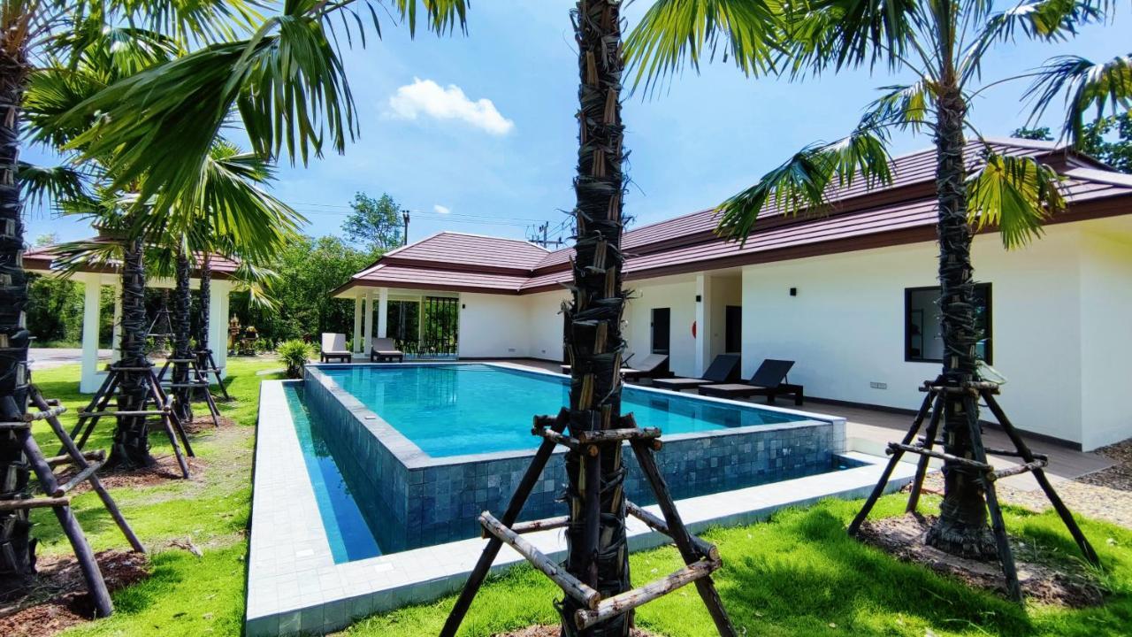 Isan Golf & Adventure Hotel Udon Thani Exteriör bild
