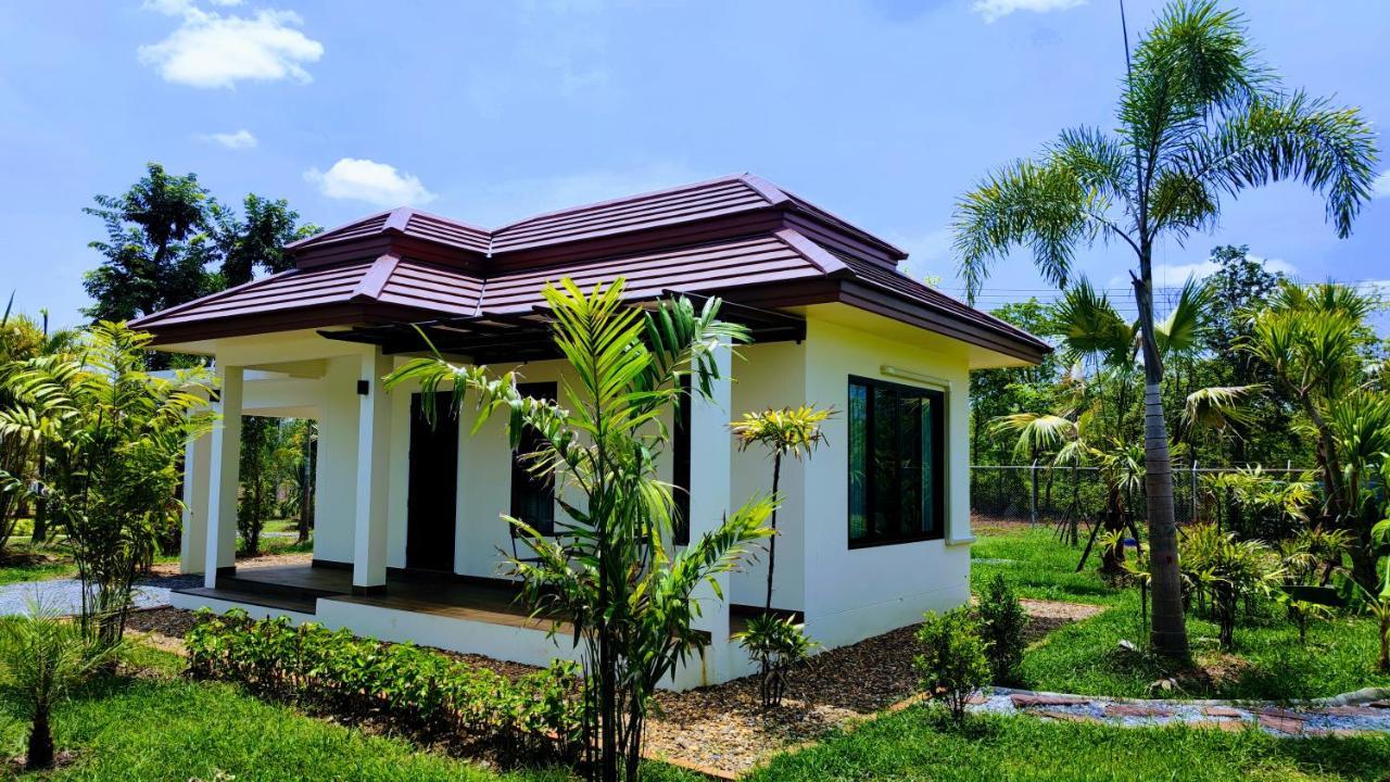 Isan Golf & Adventure Hotel Udon Thani Exteriör bild