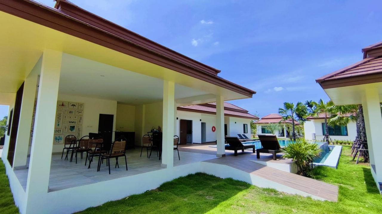 Isan Golf & Adventure Hotel Udon Thani Exteriör bild