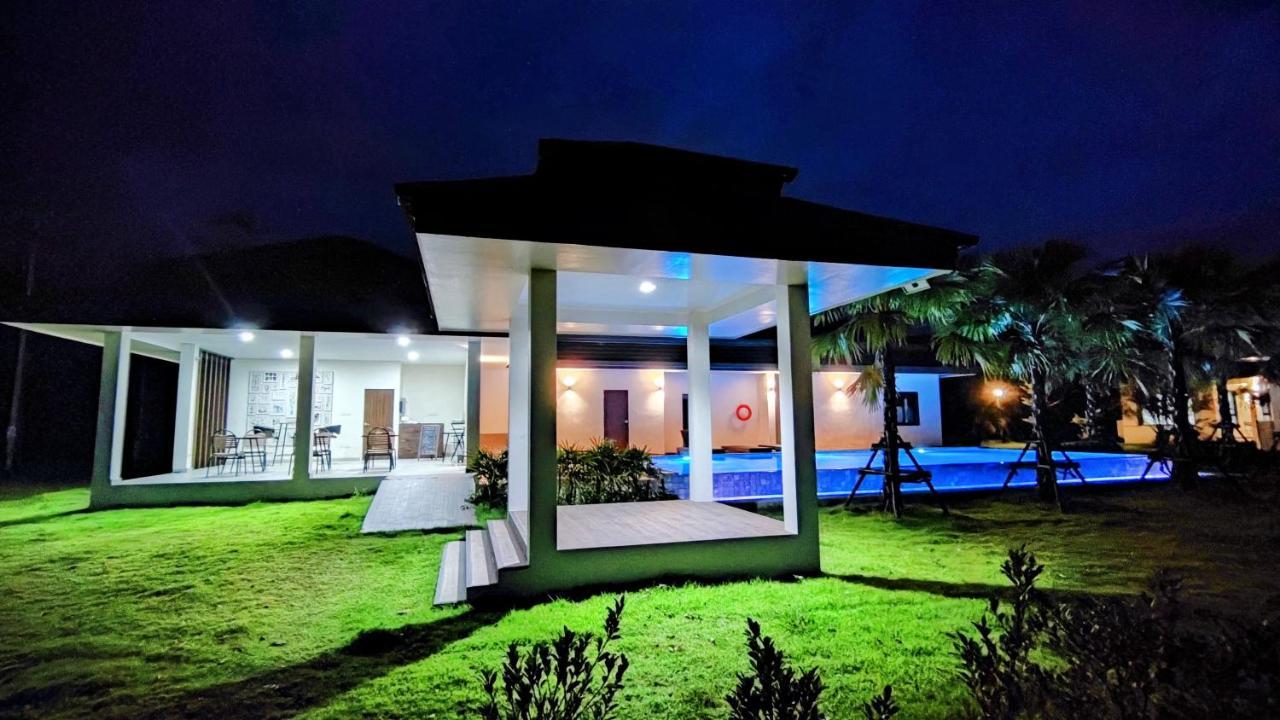Isan Golf & Adventure Hotel Udon Thani Exteriör bild