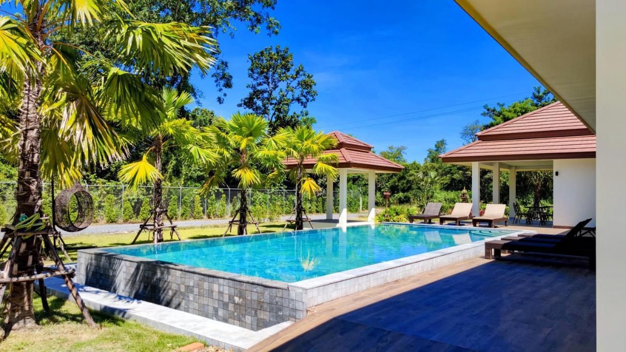 Isan Golf & Adventure Hotel Udon Thani Exteriör bild
