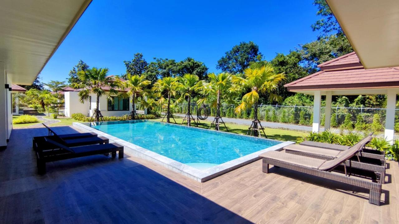 Isan Golf & Adventure Hotel Udon Thani Exteriör bild