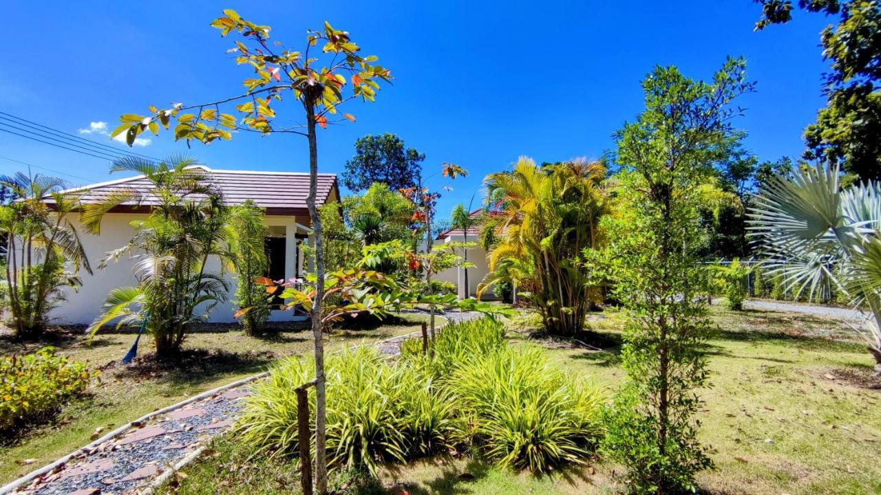 Isan Golf & Adventure Hotel Udon Thani Exteriör bild