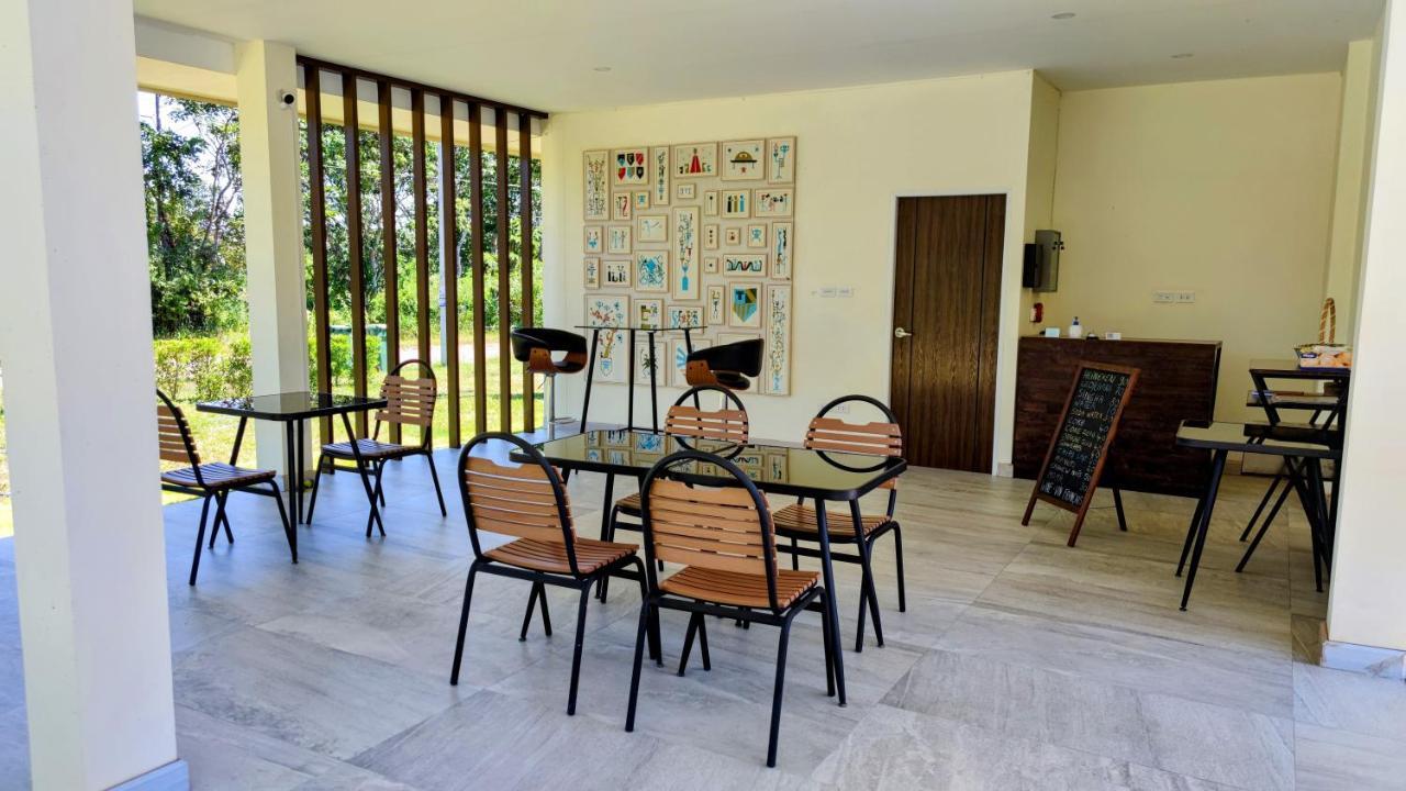 Isan Golf & Adventure Hotel Udon Thani Exteriör bild