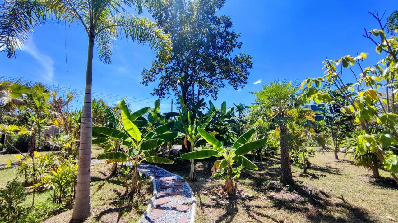 Isan Golf & Adventure Hotel Udon Thani Exteriör bild