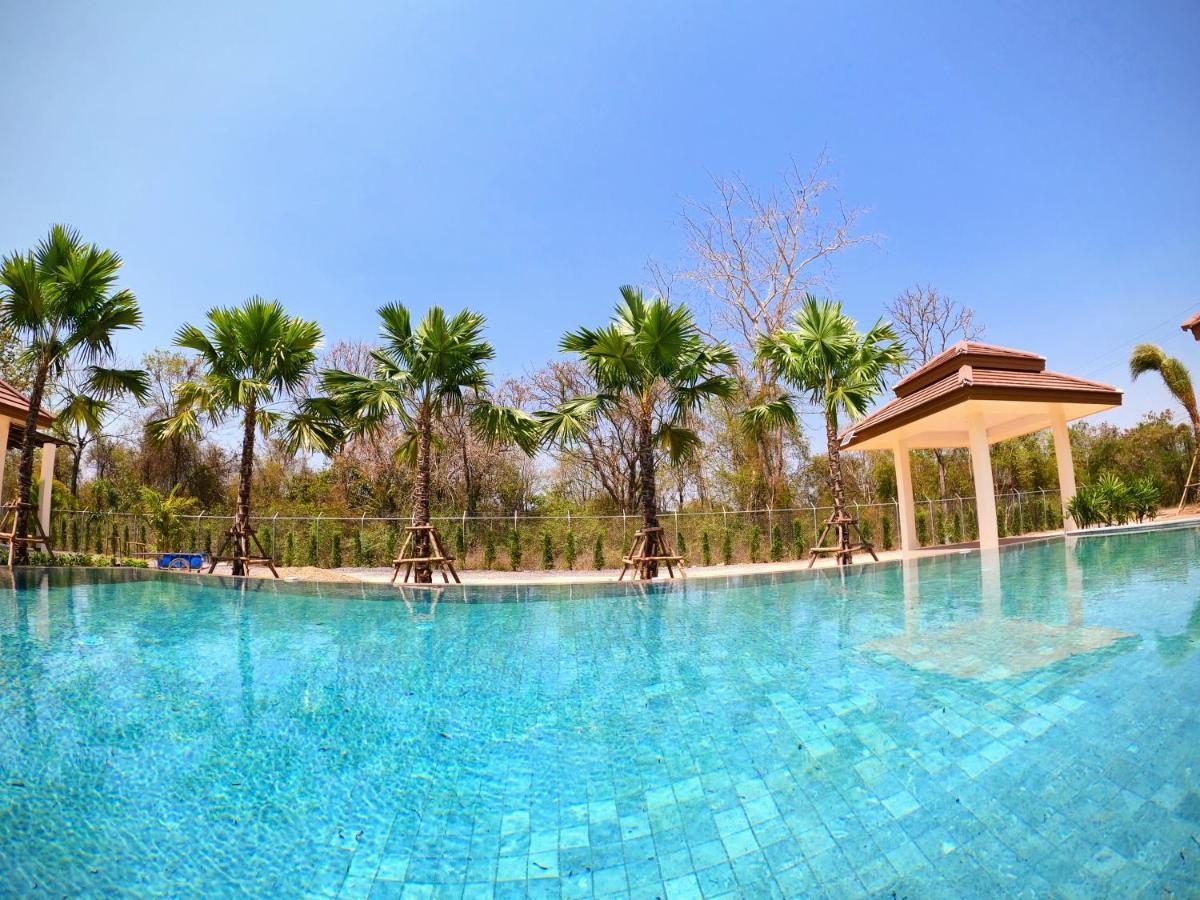 Isan Golf & Adventure Hotel Udon Thani Exteriör bild