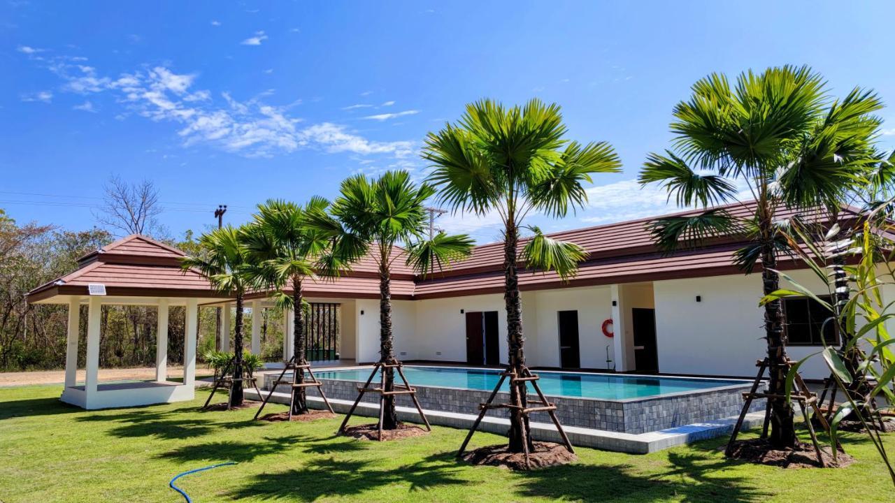 Isan Golf & Adventure Hotel Udon Thani Exteriör bild