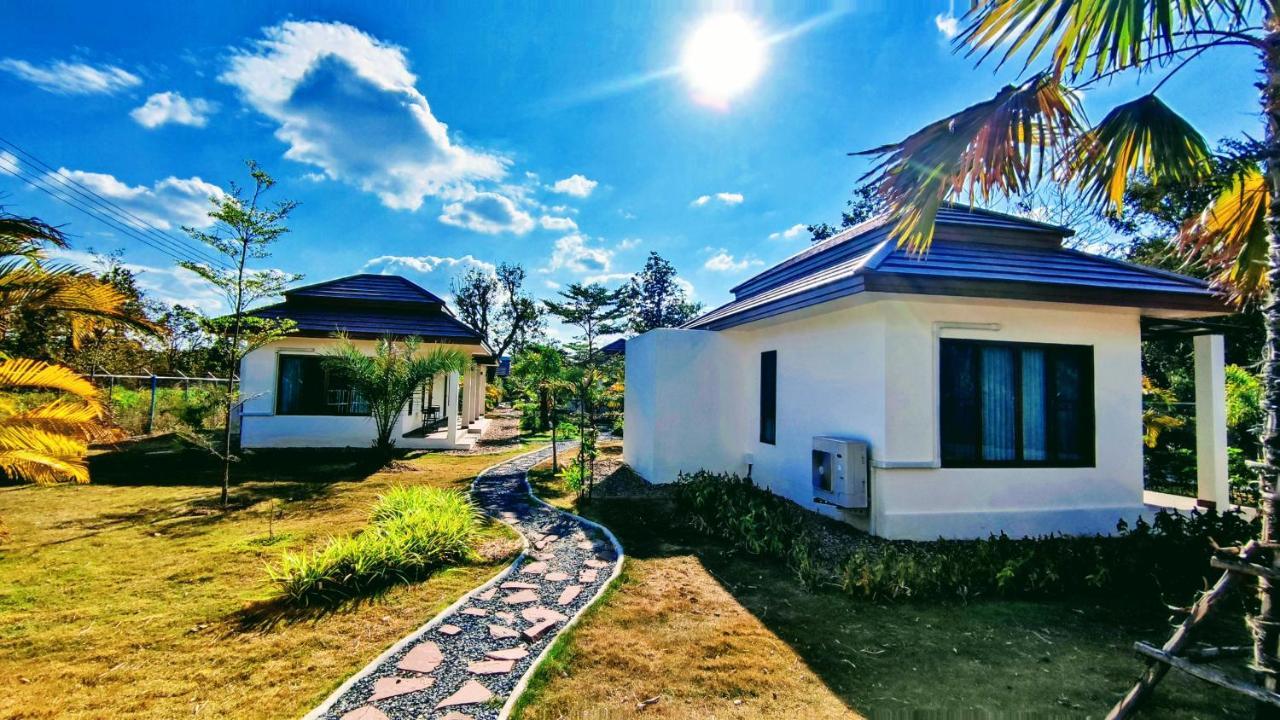 Isan Golf & Adventure Hotel Udon Thani Exteriör bild