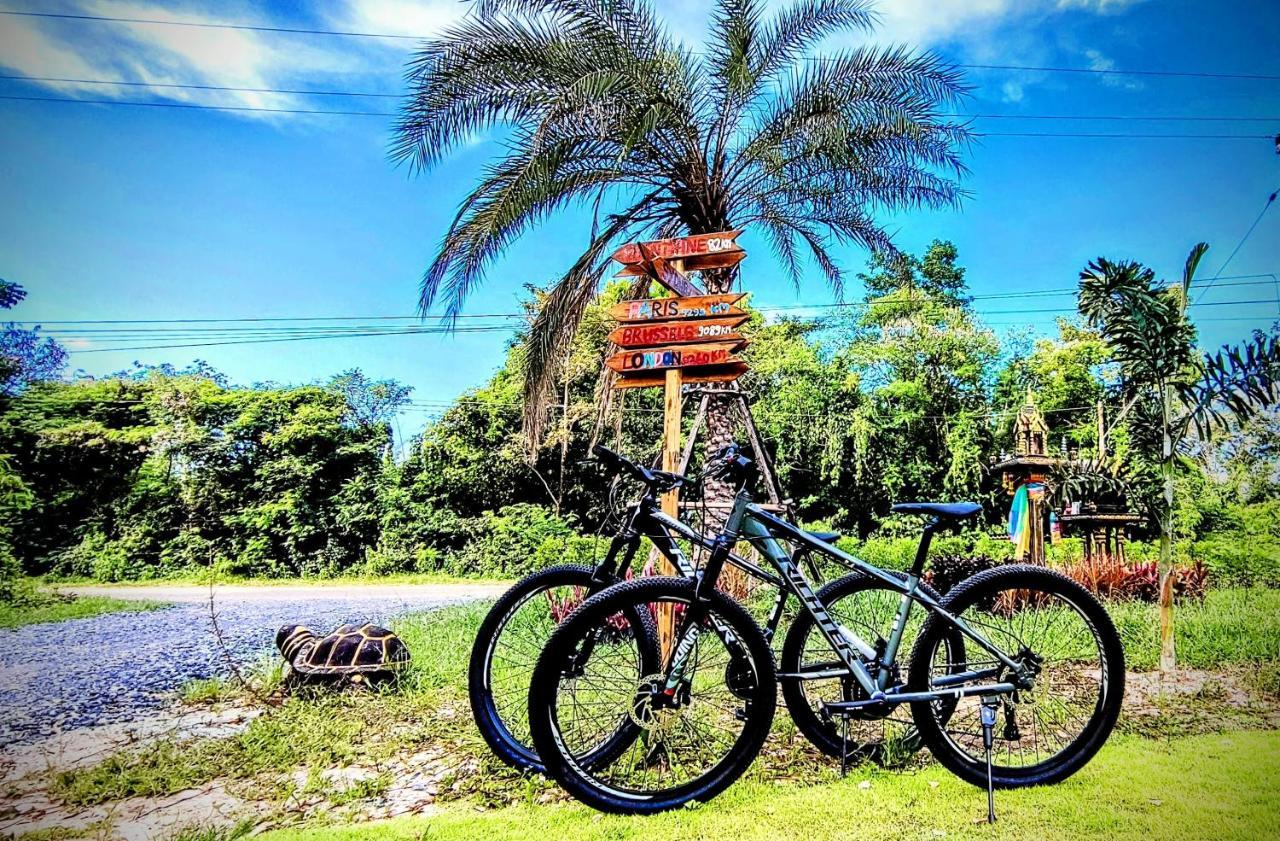 Isan Golf & Adventure Hotel Udon Thani Exteriör bild